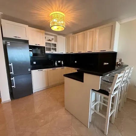 Arena Sea View Apartment *